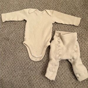 100% Organic Wool Ruskovilla Baby Onesie and Pants Set